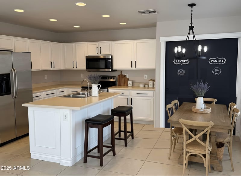 18222 63rd Ave, Glendale, AZ 85308