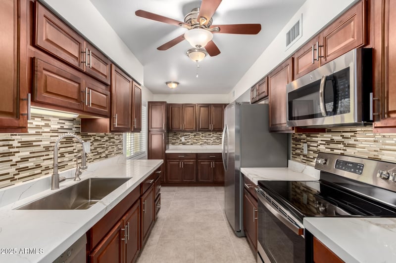 18222 Stonebrook Dr, Sun City West, AZ 85375