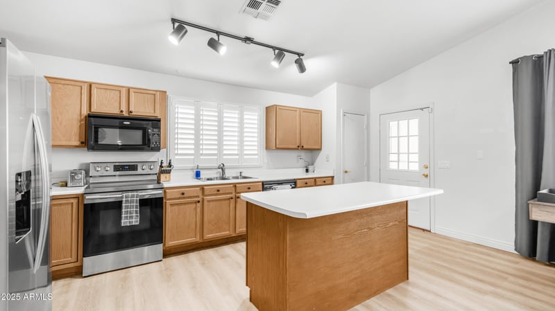 18229 89th Dr, Peoria, AZ 85382