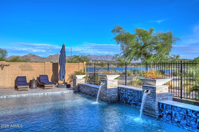18233 Hope Dr, Goodyear, AZ 85338