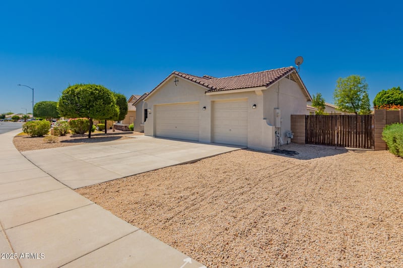 18237 Port Au Prince Ln, Surprise, AZ 85388