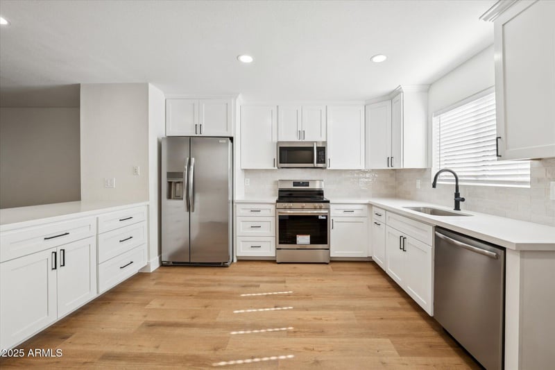 18239 40th St #122, Phoenix, AZ 85032