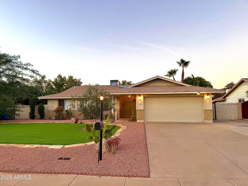 1824 Seldon Ln, Phoenix, AZ 85021