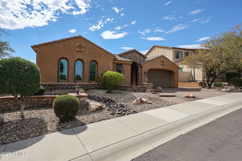 18245 Thistle Landing Dr, Goodyear, AZ 85338