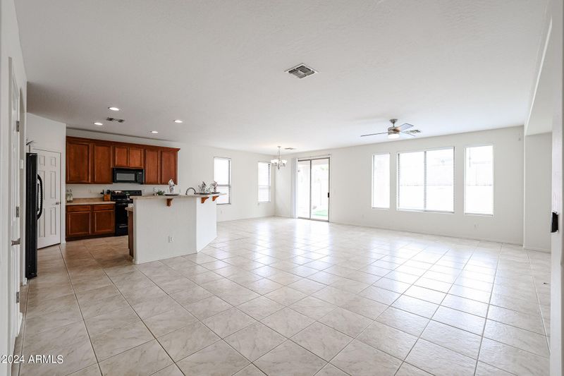 1825 E Beautiful Ln, Phoenix, AZ 85042