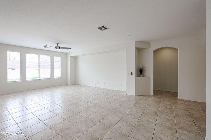 1825 E Beautiful Ln, Phoenix, AZ 85042
