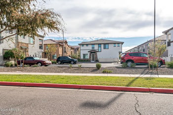 1825 E Hampton Ln #111, Gilbert, AZ 85295