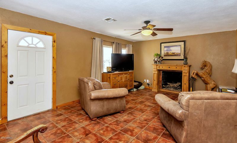 1825 E Joy Ranch Rd, Phoenix, AZ 85086