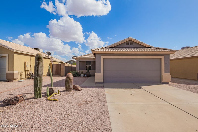 1825 Renaissance Ave, Apache Junction, AZ 85120