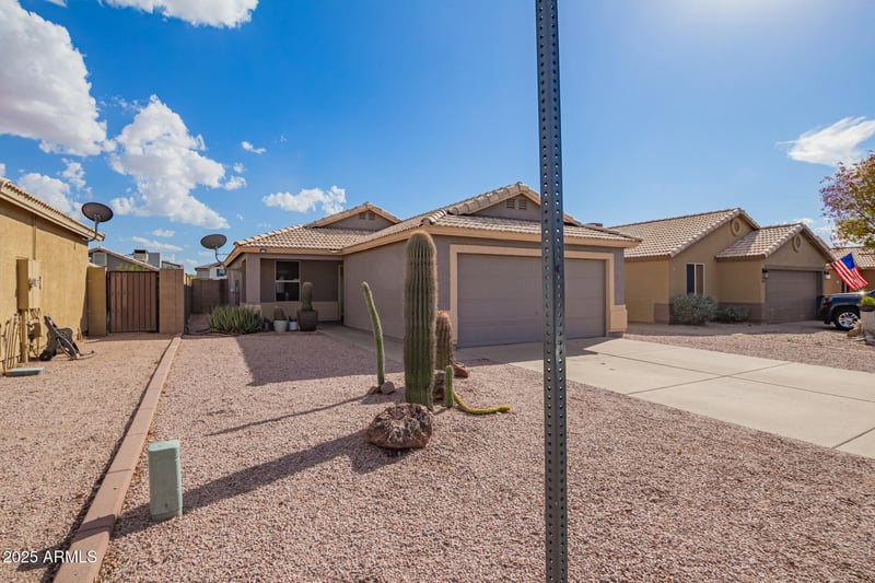 1825 Renaissance Ave, Apache Junction, AZ 85120