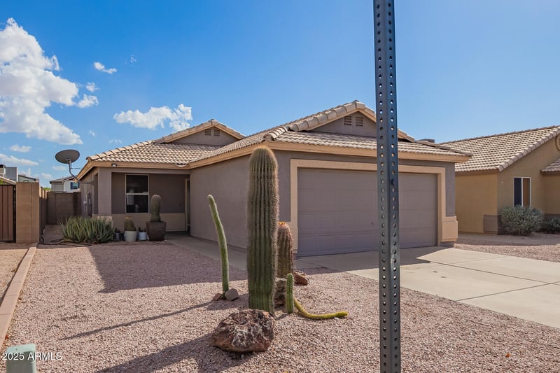1825 Renaissance Ave, Apache Junction, AZ 85120