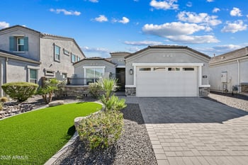 1825 Saguaro Park Ln, Phoenix, AZ 85024