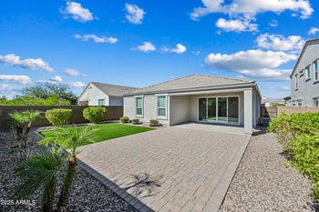1825 Saguaro Park Ln, Phoenix, AZ 85024
