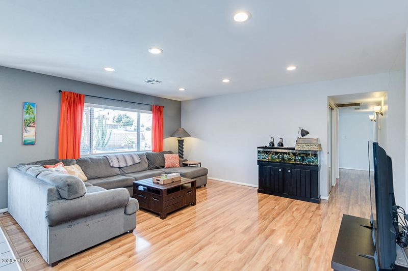 1825 W Decatur St, Mesa, AZ 85201