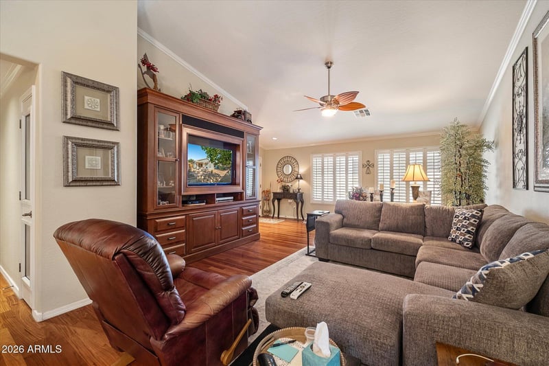 1825 W Desert Hills Dr, San Tan Valley, AZ 85144