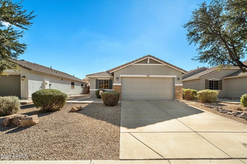 1825 W Desert Hills Dr, San Tan Valley, AZ 85144