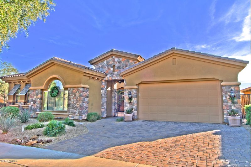 1825 W Dusty Wren Dr, Phoenix, AZ 85085