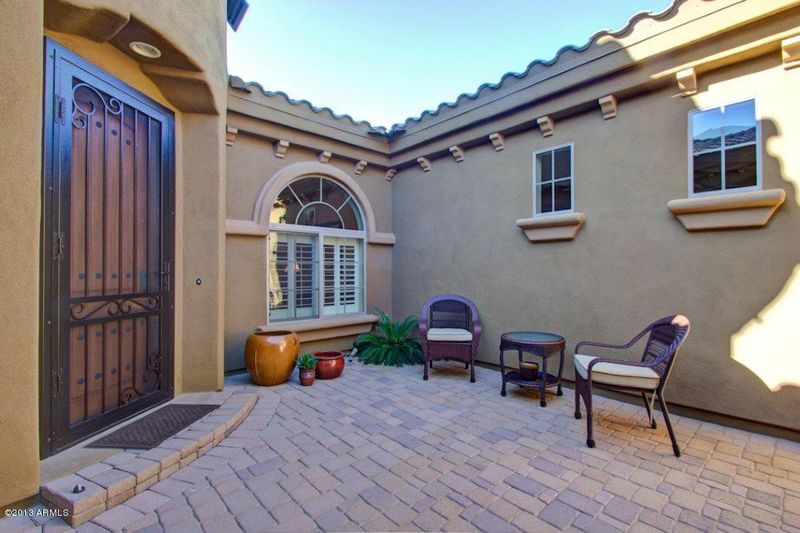 1825 W Dusty Wren Dr, Phoenix, AZ 85085