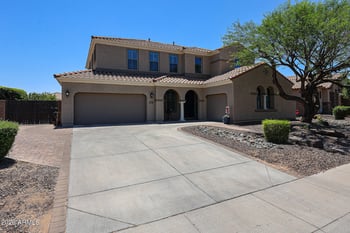 18253 Cinnabar Ave, Waddell, AZ 85355