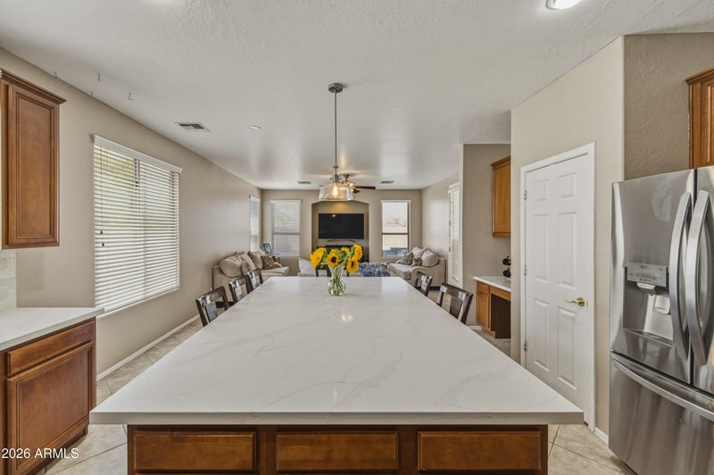 1826 E Valencia Dr, Phoenix, AZ 85042