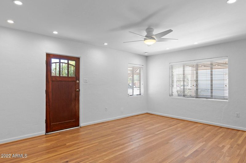 1826 N Laurel Ave, Phoenix, AZ 85007