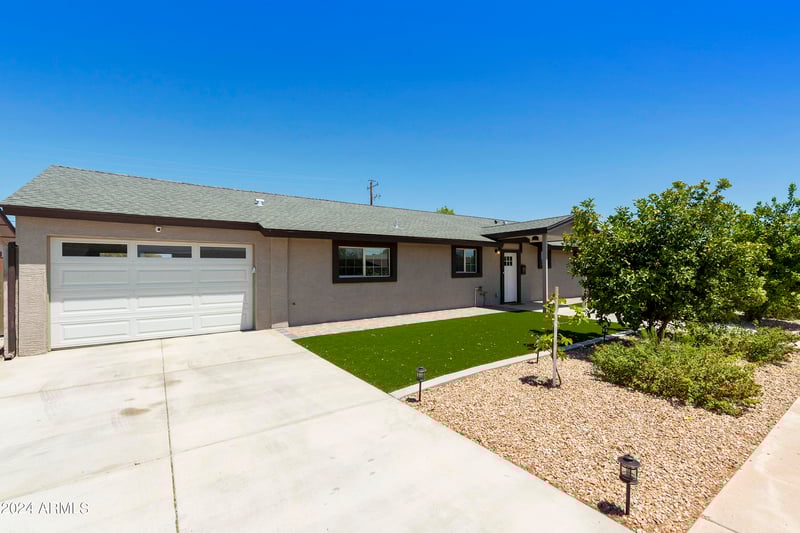 1826 Oraibi Dr, Phoenix, AZ 85027