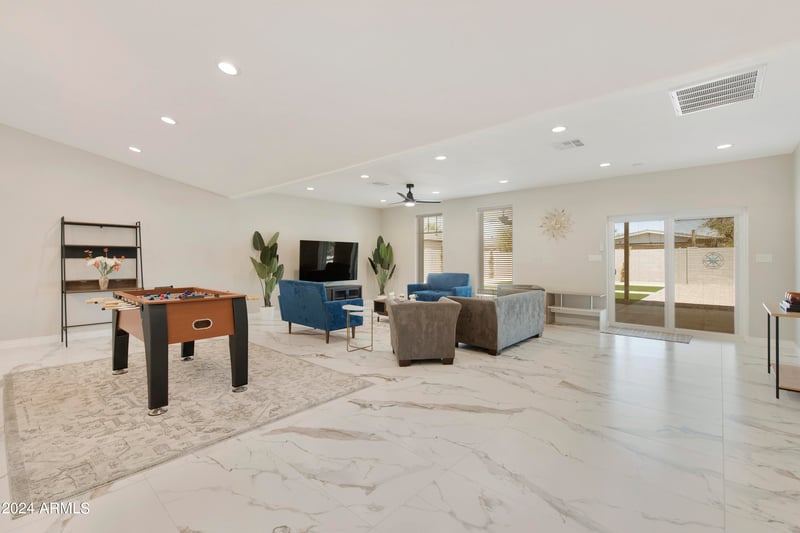 1826 Oraibi Dr, Phoenix, AZ 85027