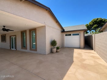 1826 Oraibi Dr, Phoenix, AZ 85027