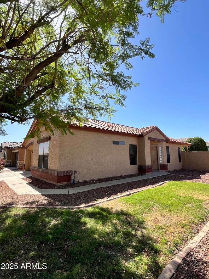 1827 Carla Vista Dr, Gilbert, AZ 85295