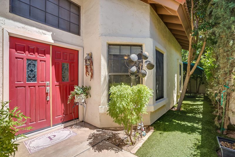 1827 E Sarah Ln, Tempe, AZ 85284