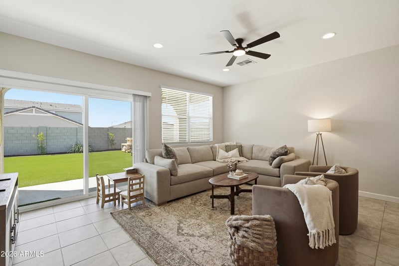 1827 Stanton Ave, Apache Junction, AZ 85120
