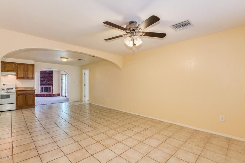 1827 W Wood Dr, Phoenix, AZ 85029