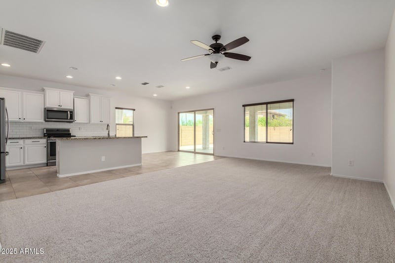 1828 Desperado Way, Phoenix, AZ 85085