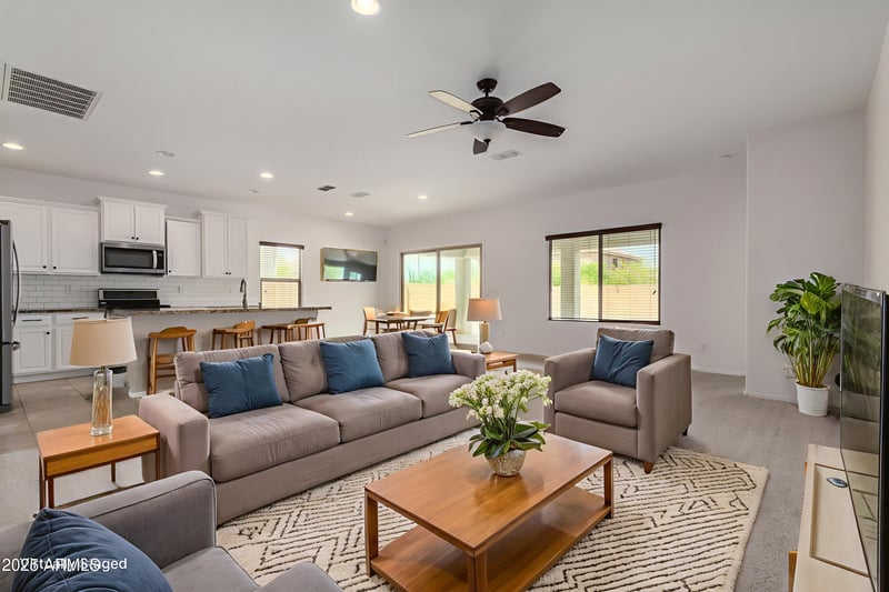 1828 Desperado Way, Phoenix, AZ 85085