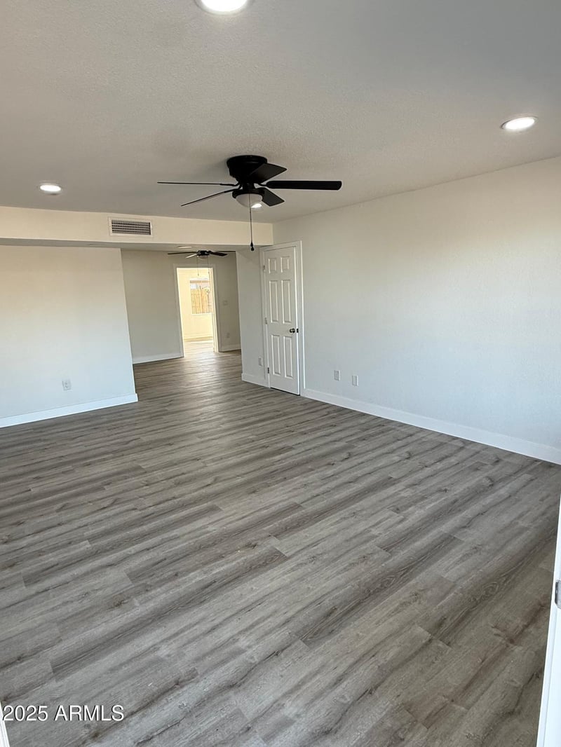 1830 54th Ln, Phoenix, AZ 85035