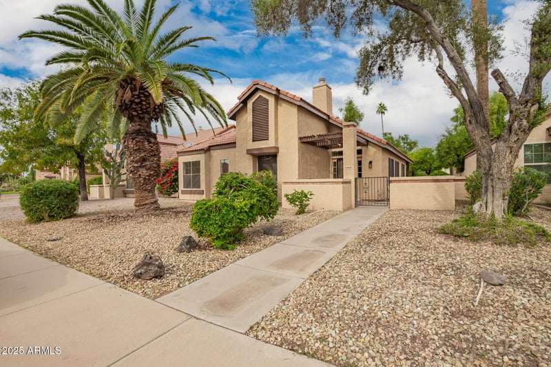 1830 Secretariat Dr, Tempe, AZ 85284