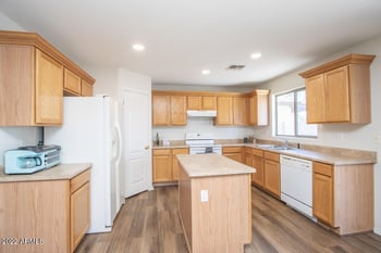 1831 Desert Seasons Dr, San Tan Valley, AZ 85144