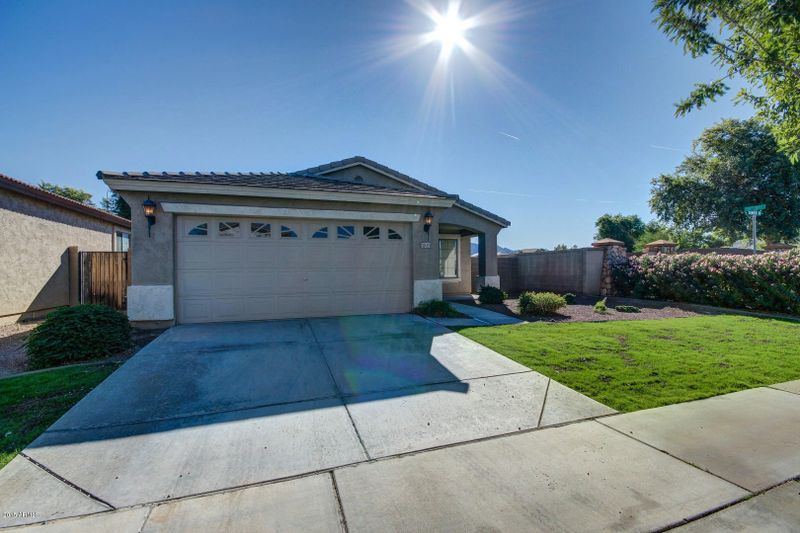1831 E Donner Dr, Phoenix, AZ 85042