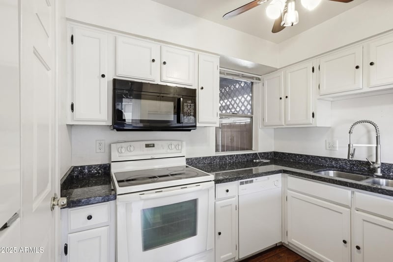 1831 Kirkland Ln #B, Tempe, AZ 85281