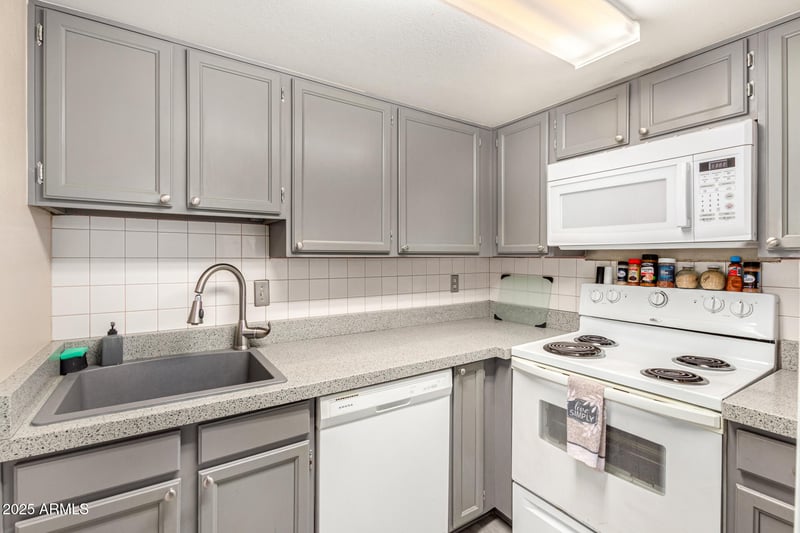 1831 Mulberry Dr #233, Phoenix, AZ 85015