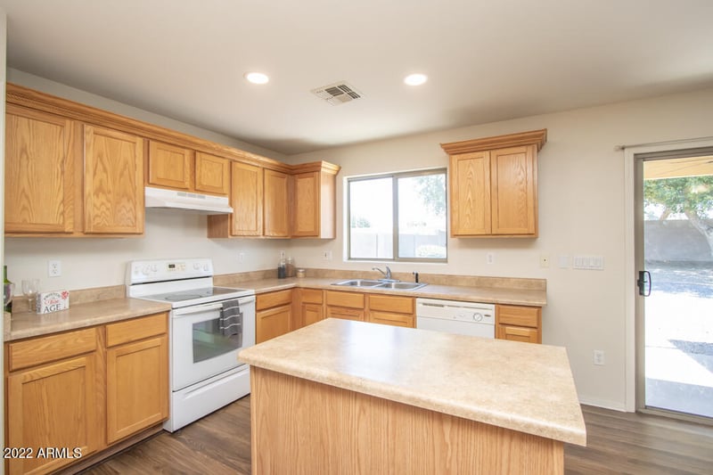 1831 Desert Seasons Dr, San Tan Valley, AZ 85144