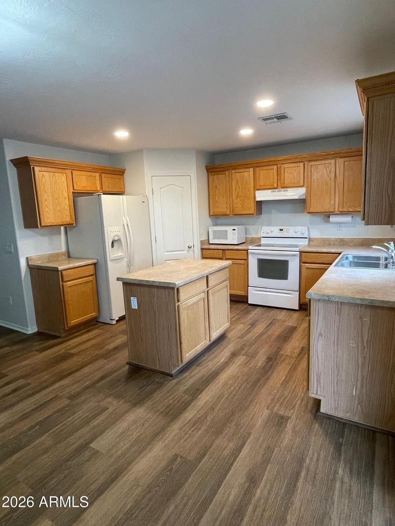 1831 Desert Seasons Dr, San Tan Valley, AZ 85144