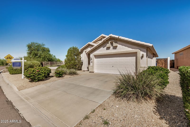 18314 Coyote Lakes Pw, Surprise, AZ 85378