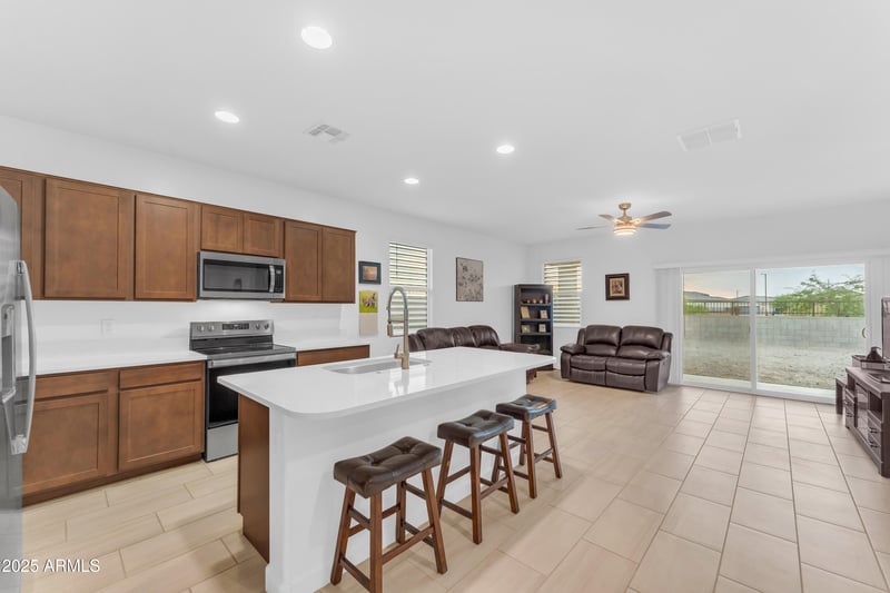 1832 239th Dr, Buckeye, AZ 85326