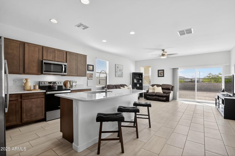 1832 239th Dr, Buckeye, AZ 85326