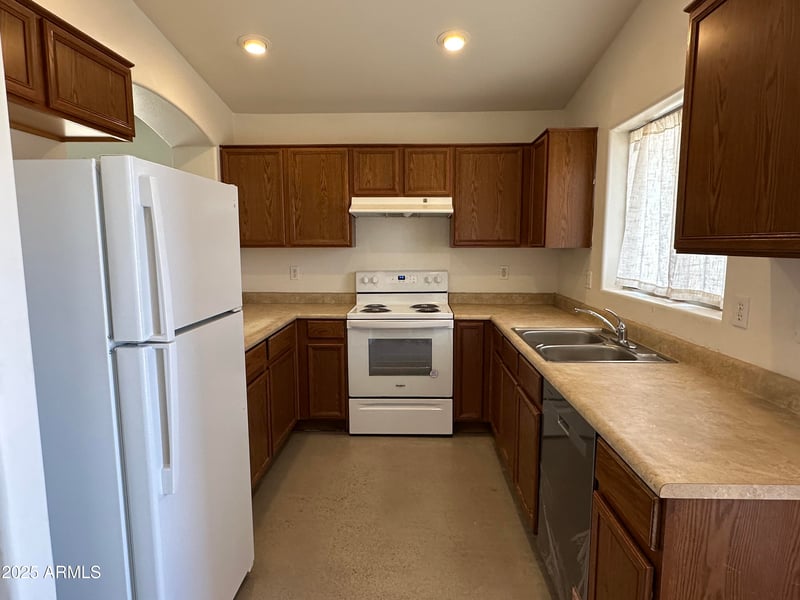 1832 Lydia Ln, Phoenix, AZ 85041