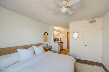 1832 52nd St #205, Phoenix, AZ 85008