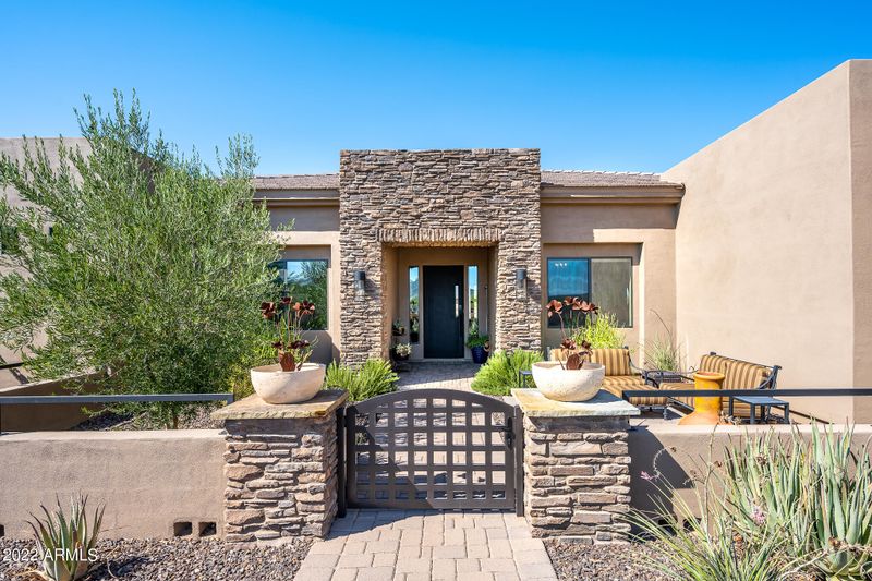 1832 W Tamar Rd, Phoenix, AZ 85086