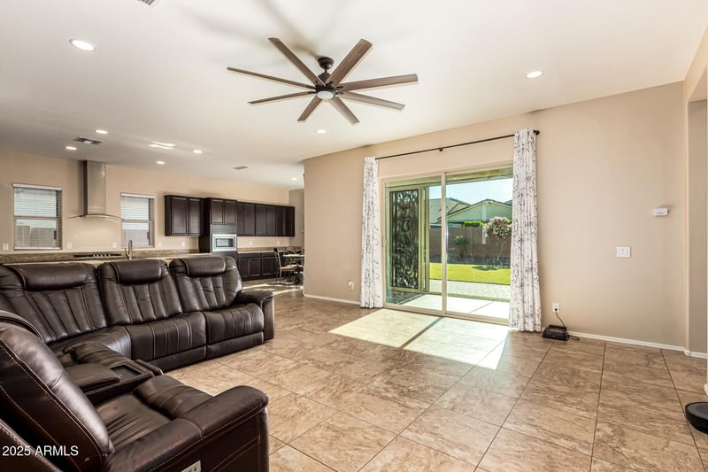 18327 Wolf St, Goodyear, AZ 85395