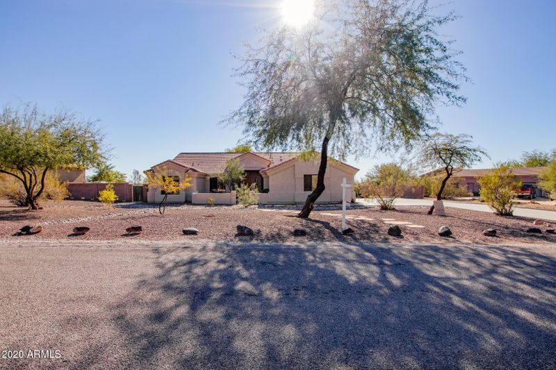 1833 E Primrose Pa, Phoenix, AZ 85086